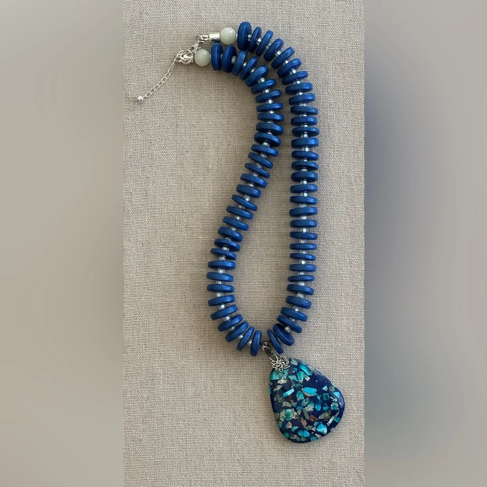 20 Inch Wood bead necklace NWOT - Picture 11 of 12